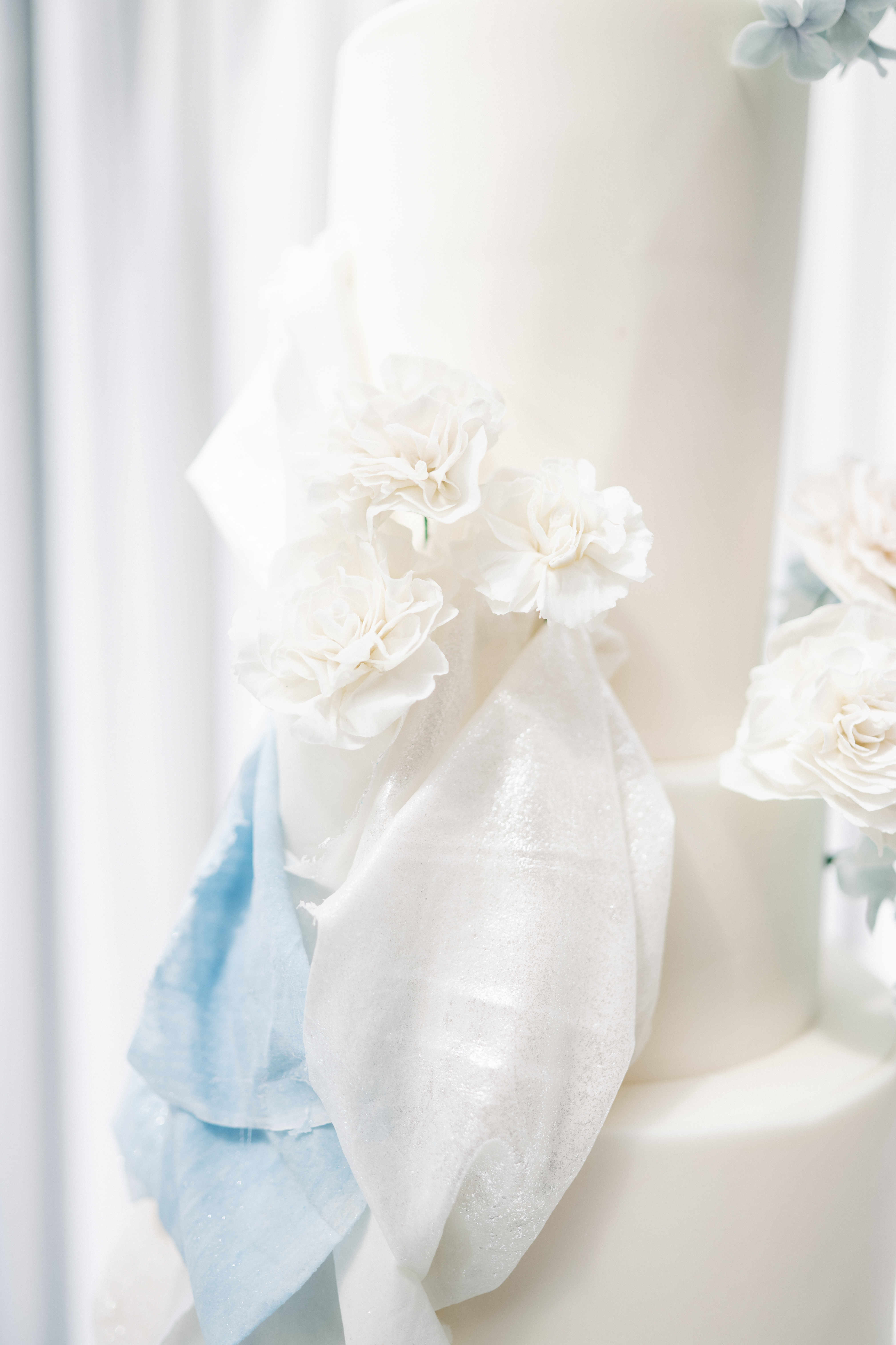 Hand-sculpted sugar flower detail